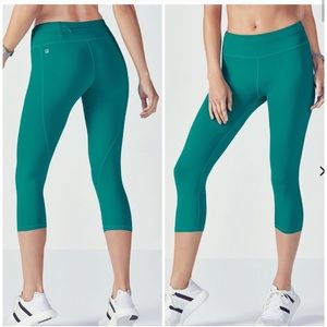 Fabletics Powerlite Gia Capri in Teal
